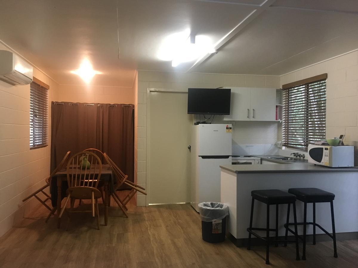 Mapleton Cabins & Caravan Park Exterior photo